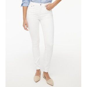 J.Crew Factory 9" Mid-Rise Skinny Jean in Signature Stretch in White (Size 30T)